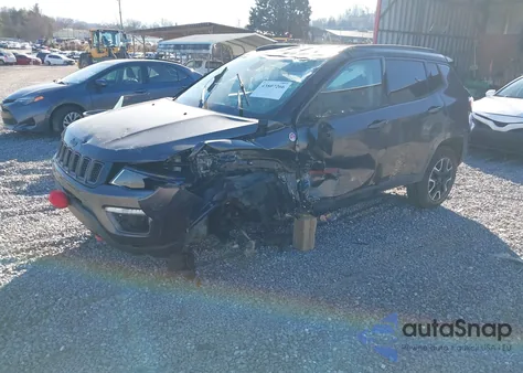 2019 Jeep Compass Trailhawk 4X4 from USA, damaged, VIN 3C4NJDDB2KT688238